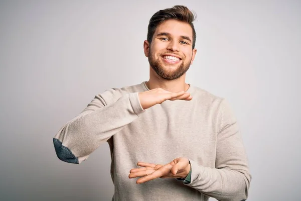 Junger Schöner Blonder Mann Mit Bart Und Blauen Augen Lässigem — Stockfoto