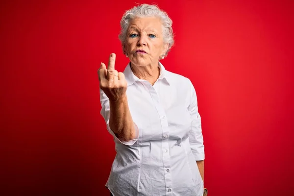 Senior Beautiful Woman Wearing Elegant Shirt Standing Isolated Red Background — Stockfoto