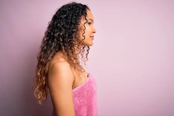 Young Beautiful Woman Curly Hair Wearing Shower Towel Bath Pink — Stock Photo, Image