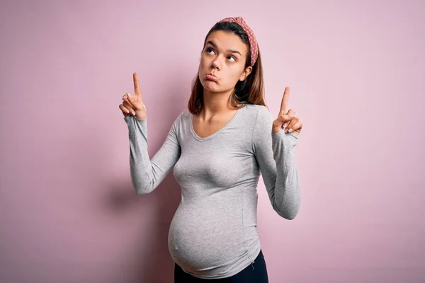 Young Beautiful Teenager Girl Pregnant Expecting Baby Isolated Pink Background — Stock Photo, Image