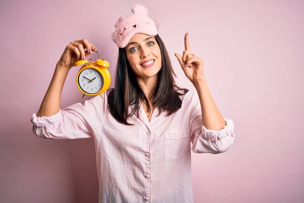 Young Brunette Woman Blue Eyes Wearing Pajama Eye Mask Holding — Stock Photo, Image