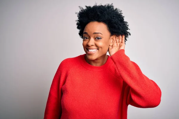 Young Beautiful African American Afro Woman Curly Hair Wearing Red — Stock Photo, Image