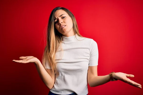 Bella Donna Bionda Con Gli Occhi Azzurri Indossa Casual Shirt — Foto Stock