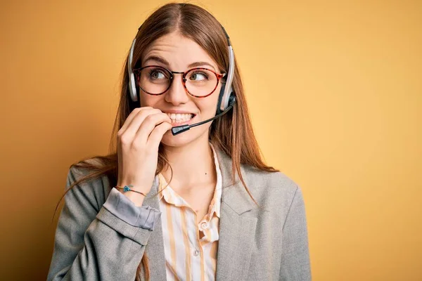 Young Redhead Call Center Agent Woman Overworked Wearing Glasses Using — Stock Photo, Image