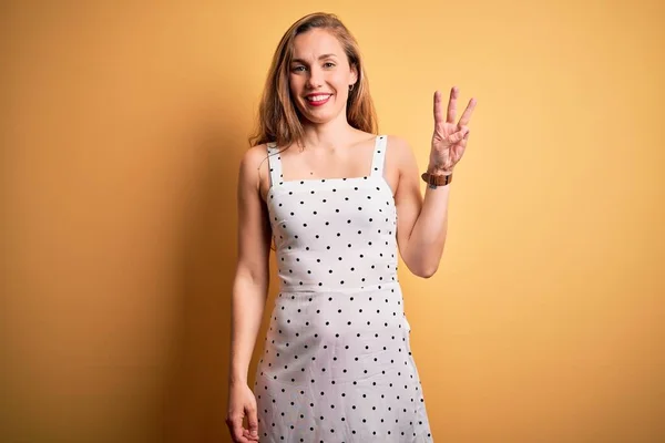 Young Beautiful Blonde Woman Vacation Wearing Summer Dress Yellow Background — Stock Photo, Image