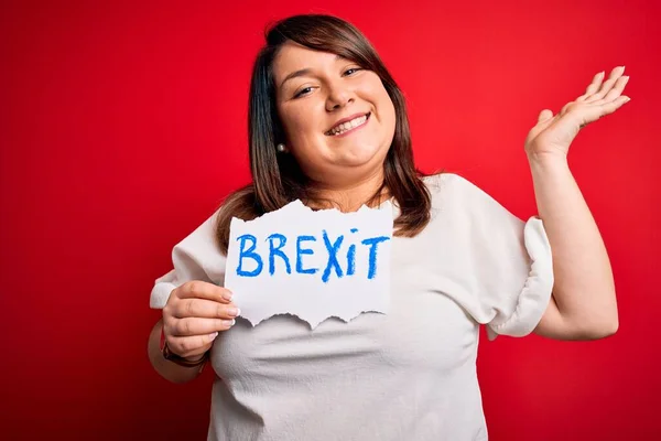 Красива Жінка Плюс Розмір Тримає Прапор Брекзіту Політичному Референдумі Європі — стокове фото