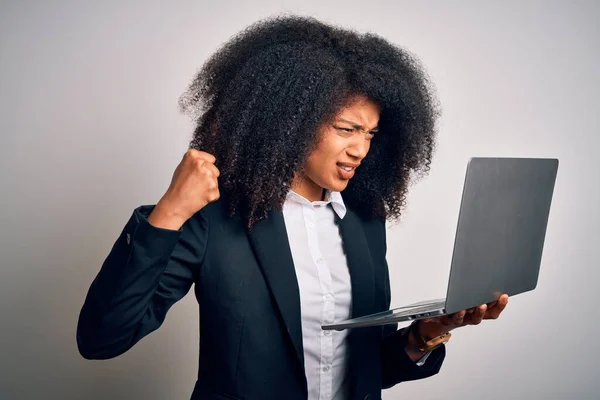 Jonge Afrikaanse Amerikaanse Zakenvrouw Met Afro Haar Met Behulp Van — Stockfoto