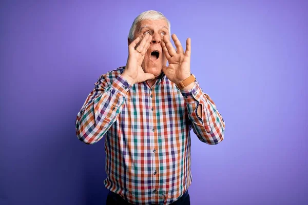 Senior Handsome Hoary Man Wearing Casual Colorful Shirt Isolated Purple — Stock Photo, Image