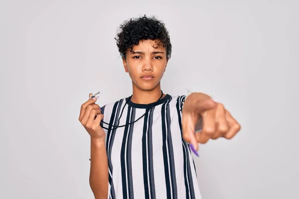 Jovem Bela Afro Americana Africana Mulher Árbitro Vestindo Uniforme Listrado — Fotografia de Stock