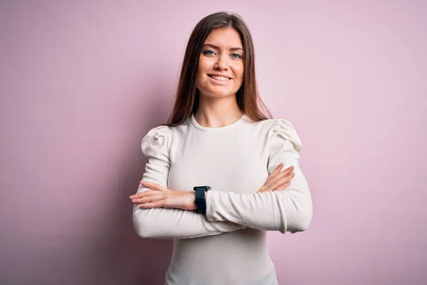 Jonge Mooie Vrouw Met Blauwe Ogen Met Casual Wit Shirt — Stockfoto