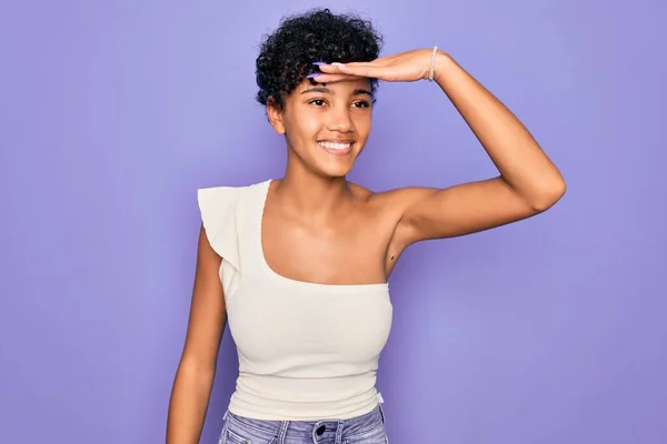 Jovem Mulher Afro Americana Africana Bonita Vestindo Shirt Casual Sobre — Fotografia de Stock