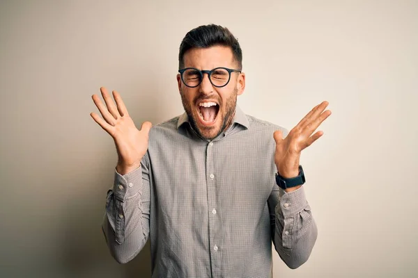 Joven Hombre Guapo Con Camisa Elegante Gafas Sobre Fondo Blanco — Foto de Stock