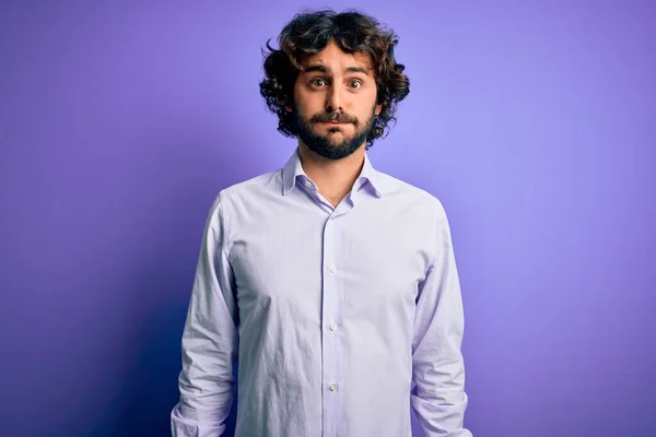 Joven Hombre Negocios Guapo Con Barba Vistiendo Camisa Pie Sobre —  Fotos de Stock