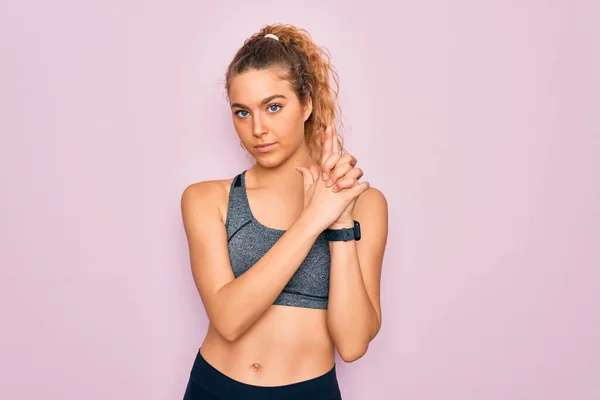 Young Beautiful Blonde Sportswoman Blue Eyes Doing Exercise Wearing Sportswear — Stock Photo, Image