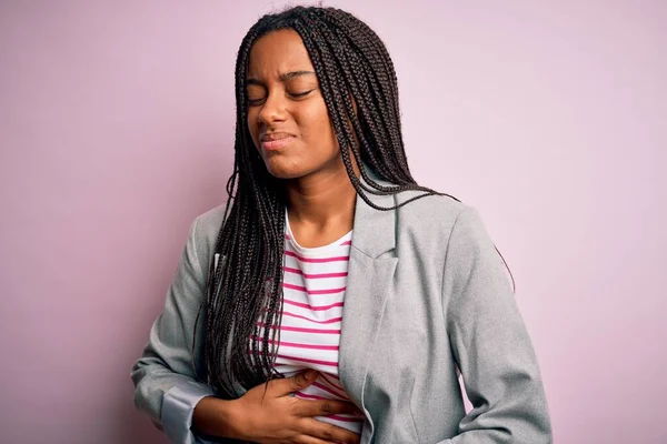 Joven Mujer Negocios Afroamericana Pie Sobre Fondo Aislado Rosa Con — Foto de Stock