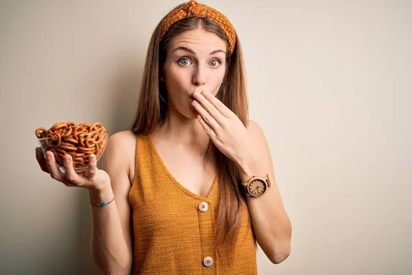 Young Beautiful Redhead Woman Holding Bowl German Baked Pretzels Cover — Stock Photo, Image