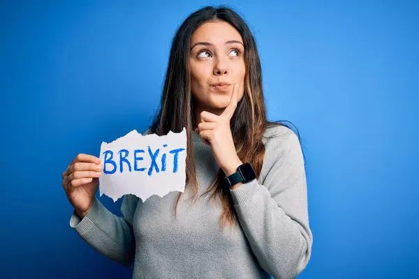 Jong Mooi Brunette Vrouw Holding Papier Met Brexit Bericht Blauwe — Stockfoto