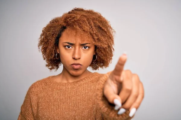 Jovem Mulher Afro Afro Afro Afro Bonita Africano Com Cabelo — Fotografia de Stock