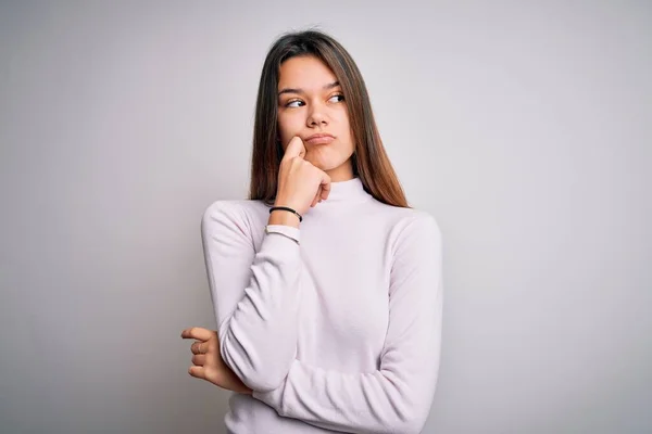 Genç Güzel Esmer Sıradan Bir Süveter Giyen Bir Kız Zole — Stok fotoğraf