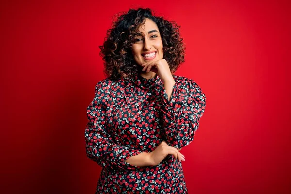 Young Beautiful Curly Arab Woman Wearing Casual Floral Dress Standing — Stock Photo, Image