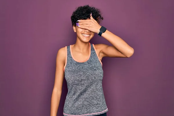 Jovem Bela Afro Americana Africana Esportista Fazendo Exercício Vestindo Sportswear — Fotografia de Stock