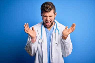 Sarışın, sakallı, mavi gözlü, beyaz önlüklü ve steteskop takmış genç bir doktor. Başarı için deli ve deli gibi kutlama yapıyor. Kolları havada ve gözleri kapalı, heyecanla bağırıyor. Kazanan konsept