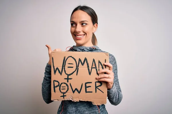 Young Fitness Woman Wearing Sport Clothes Holding Protest Cardboard Women — Stock Photo, Image