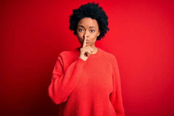 Young Beautiful African American Afro Woman Curly Hair Wearing Casual — Stock Photo, Image