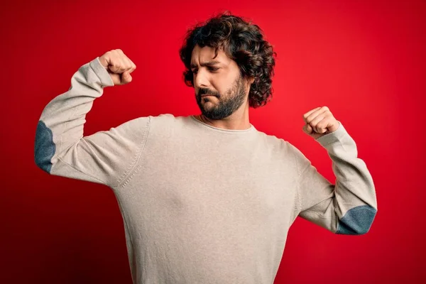 Jonge Knappe Man Met Baard Die Een Casual Trui Draagt — Stockfoto