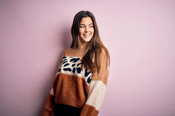 Jovem Mulher Bonita Vestindo Roupas Urbanas Moda Modelo Vestindo Estilo — Fotografia de Stock