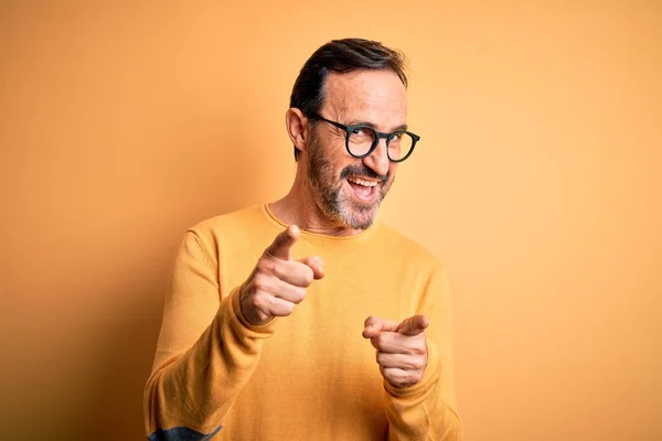 Middle Age Hoary Man Wearing Casual Sweater Glasses Isolated Yellow — Stock Photo, Image