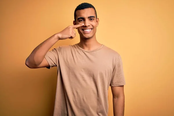 Young Handsome African American Man Wearing Casual Shirt Standing Yellow — Stock Photo, Image