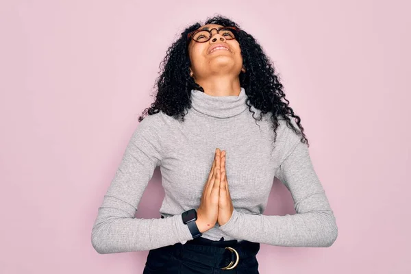 Young African American Woman Wearing Turtleneck Sweater Glasses Pink Background — Stock Photo, Image