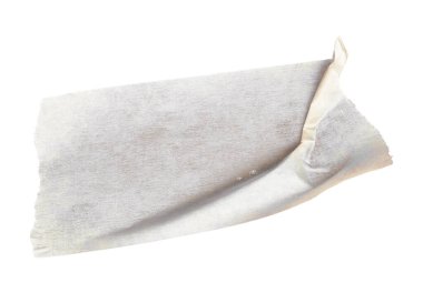 İzole edilmiş arkaplan üzerinde beyaz yapışkan kağıt bant, boş bağlanma ambalaj buruşuk yapıştırma etiketi