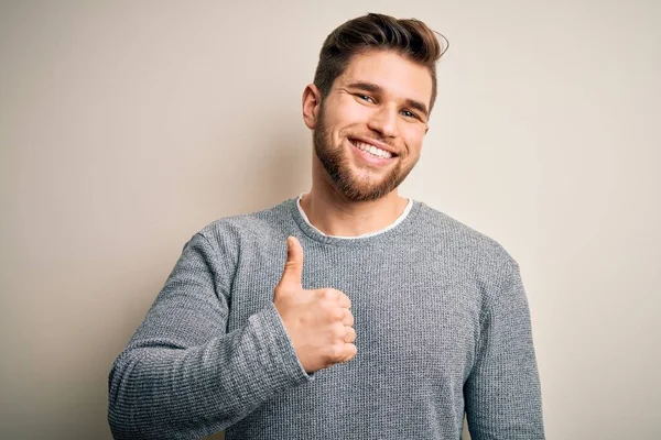 Young Handsome Blond Man Beard Blue Eyes Wearing Casual Sweater — Stok fotoğraf