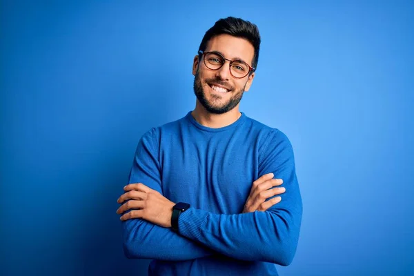 Junger Gutaussehender Mann Mit Bart Lässigem Pullover Und Brille Vor — Stockfoto
