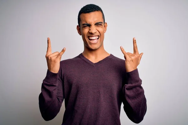 Jovem Homem Afro Americano Bonito Vestindo Camisola Casual Sobre Fundo — Fotografia de Stock