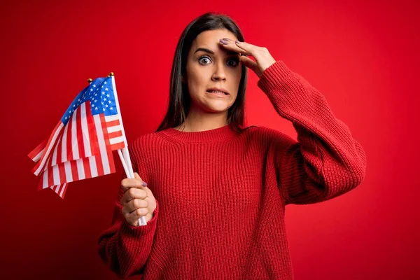 Joven Hermosa Morena Patriótica Sosteniendo Bandera Los Estados Unidos Sobre — Foto de Stock