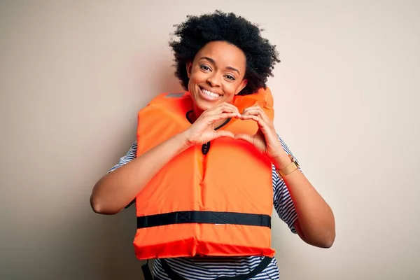 Giovane Afro Donna Afro Americana Con Capelli Ricci Che Indossa — Foto Stock