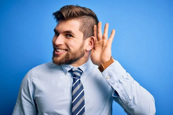 Jeune Homme Affaires Blond Avec Barbe Les Yeux Bleus Portant — Photo