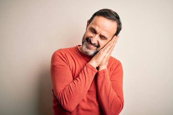 Hombre Alzado Mediana Edad Con Suéter Naranja Casual Pie Sobre — Foto de Stock