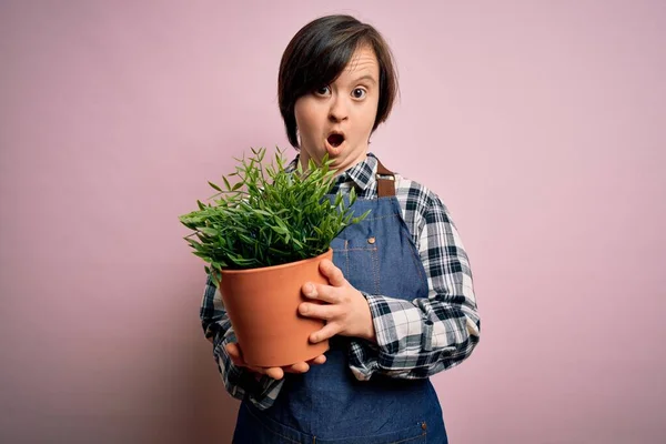 Young Syndrome Gardener Woman Wearing Worker Apron Holding Green Plant — Stock Photo, Image