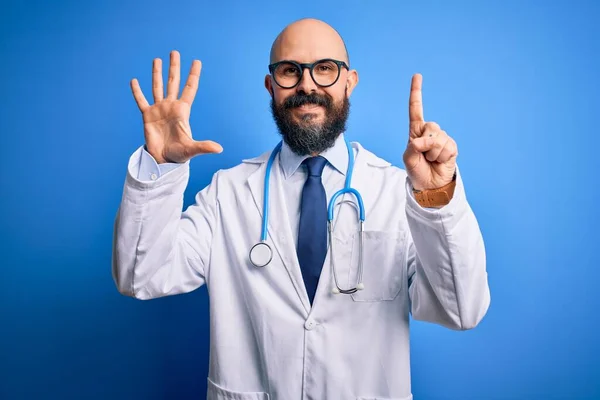 Handsome Bald Doctor Man Beard Wearing Glasses Stethoscope Blue Background — Stock Photo, Image