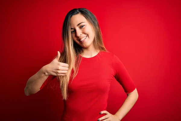 Jonge Mooie Blonde Vrouw Met Blauwe Ogen Dragen Casual Shirt — Stockfoto