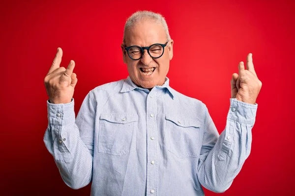 Homem Hoary Bonito Meia Idade Vestindo Camisa Listrada Casual Óculos — Fotografia de Stock