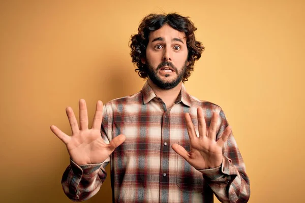 Young Handsome Man Beard Wearing Casual Shirt Standing Yellow Background — Stock Photo, Image