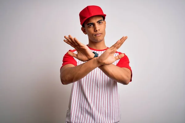 Ung Snygg Afrikansk Amerikansk Idrottsman Bär Randig Baseball Shirt Och — Stockfoto