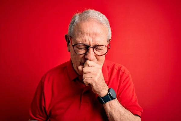 Homme Âgé Aux Cheveux Gris Portant Des Lunettes Shirt Décontracté — Photo