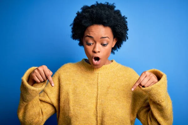 Young Beautiful African American Afro Woman Curly Hair Wearing Yellow — Stock Photo, Image