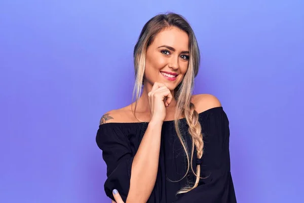 Young Beautiful Blonde Woman Wearing Casual Shirt Standing Isolated Purple — Stock Photo, Image